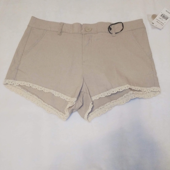Dollhouse Pants - Dollhouse Khaki Short Shorts Size 5 NWT